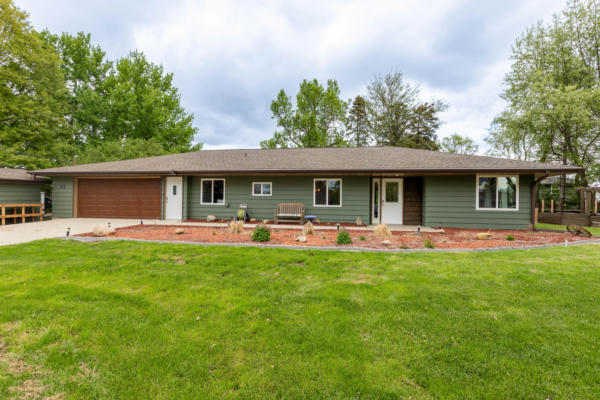4 OAKLAND DR, GRINNELL, IA 50112 - Image 1